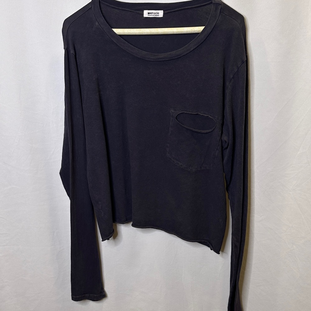 LA Made 100% cotton, navy blue, cropped long sleeve knit top. Sz L. VGUC
